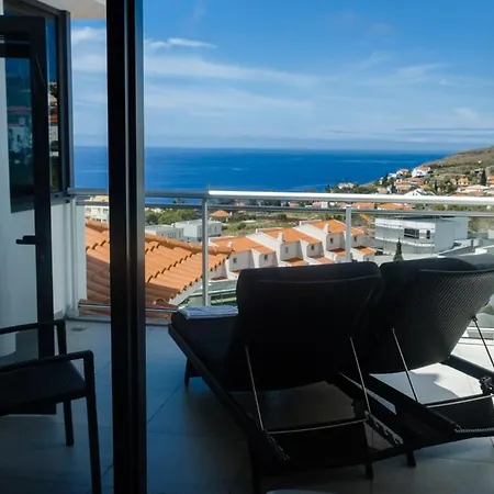 Guestready - A Splendid Sea-view Apartman Caniço