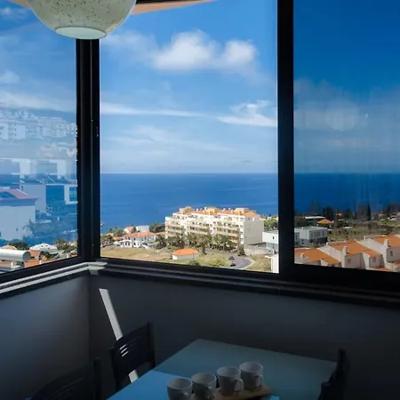 Guestready - A Splendid Sea-view Apartman Caniço